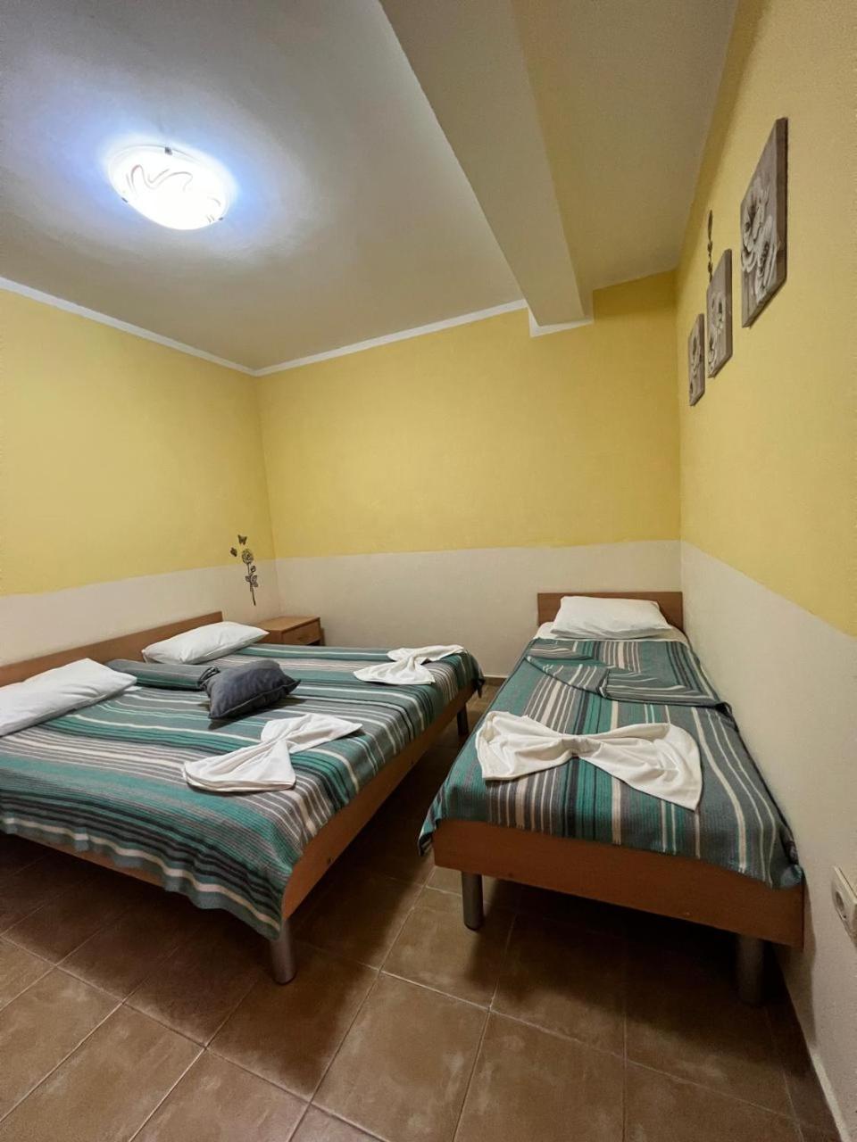 Apartments Brnjada Sutomore Quarto foto