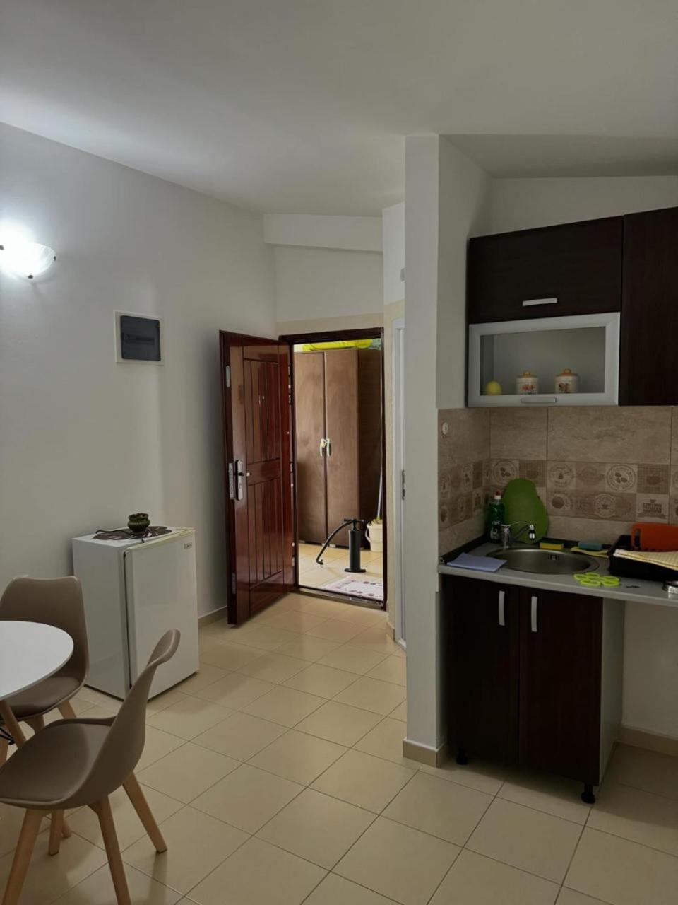 Apartments Brnjada Sutomore Quarto foto