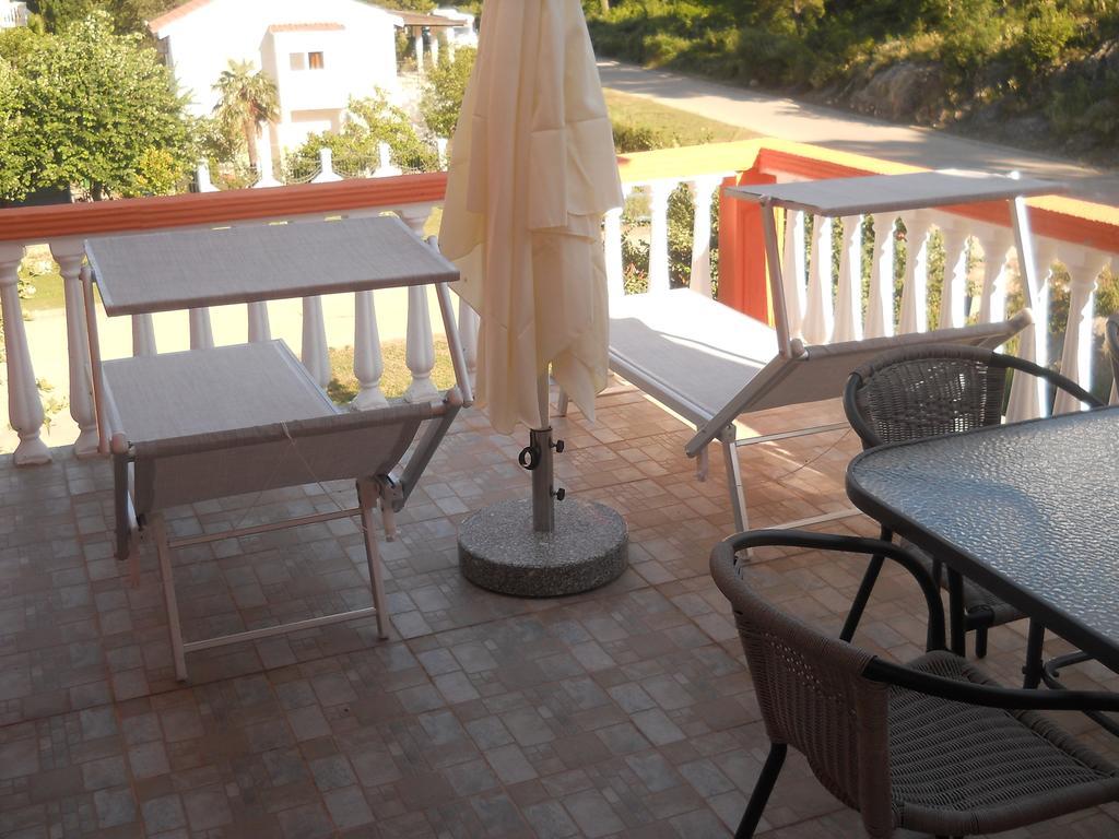Apartments Brnjada Sutomore Quarto foto