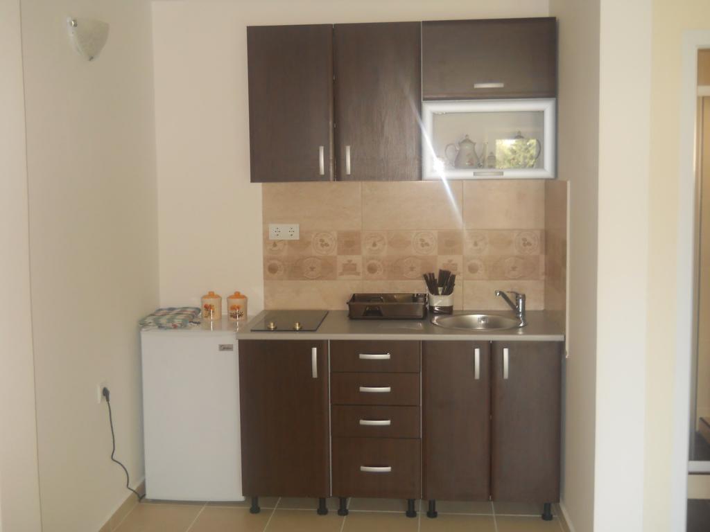 Apartments Brnjada Sutomore Quarto foto